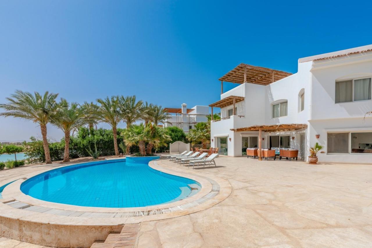 Beautiful 4 Bedroom White Villa With Heated Pool Hurghada Exterior photo